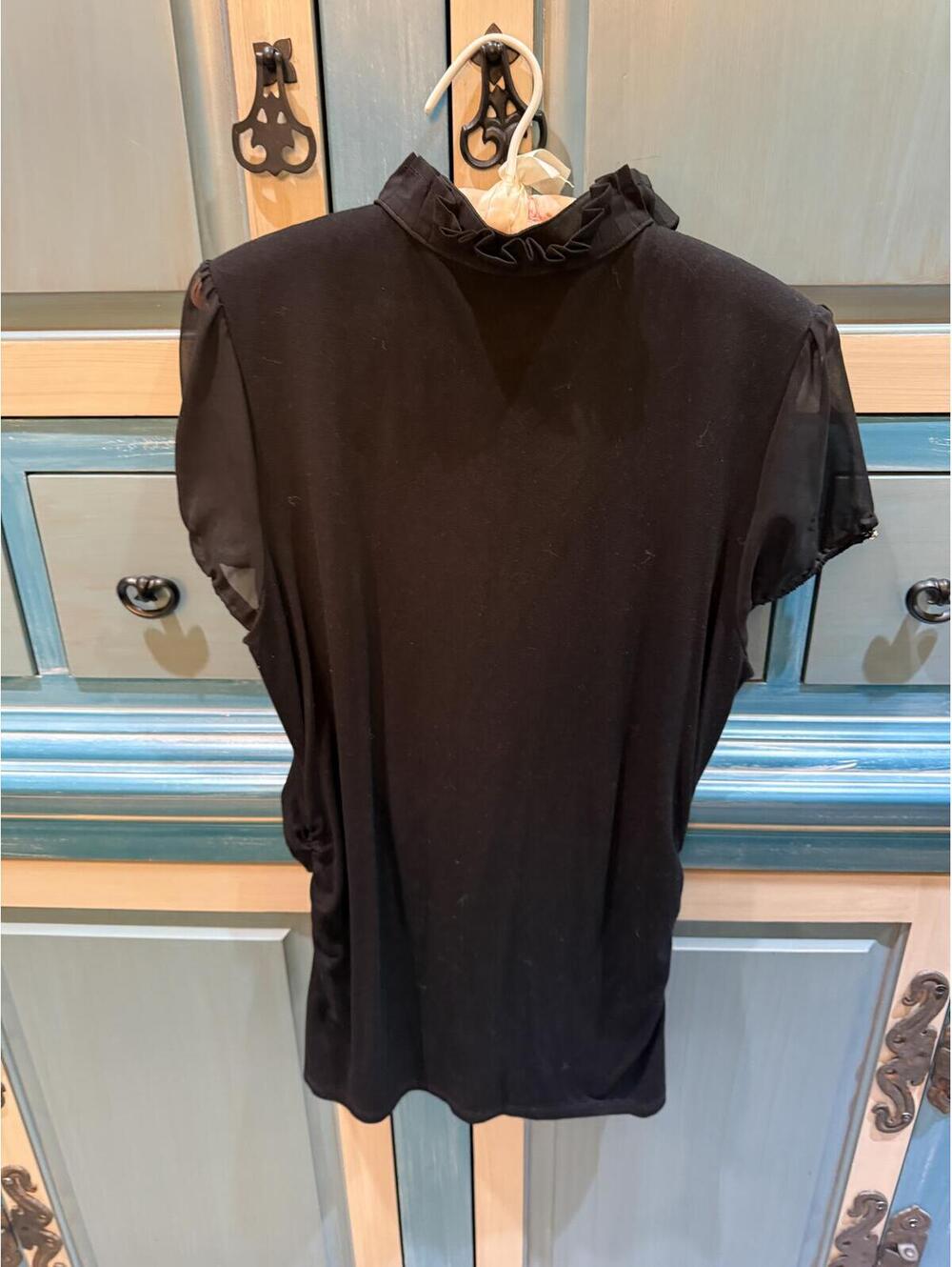White House Black Market Black Ruffled V-Neck Blouse Size L - Picture 3 of 4